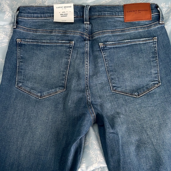 NWT Ava Mid Rise Skinny Jeans from Lucky - Picture 4 of 8